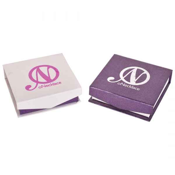 צילום קופסאות עם לוגו של חברה