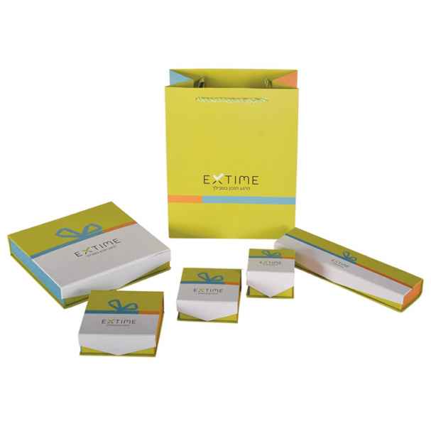 צילום קופסאות ושקיות ממותגות