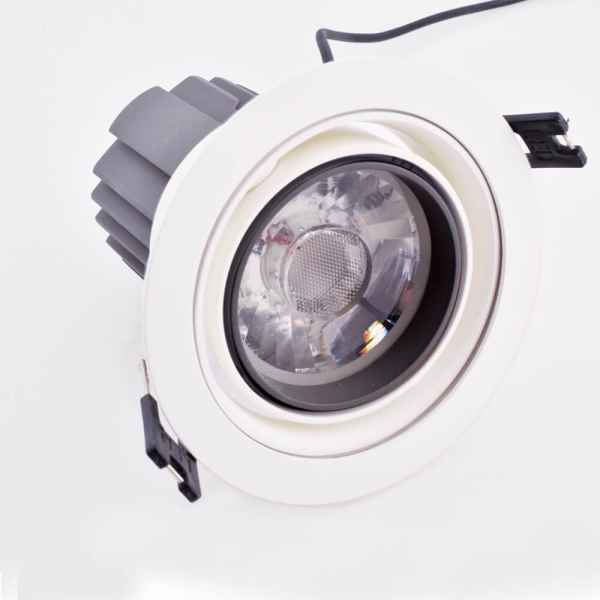 צילום גוף תאורה